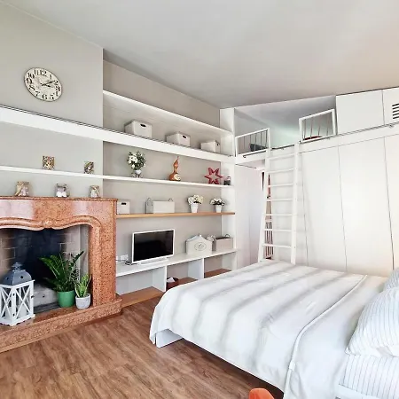 شقة La Scaletta Bianca - A Bright Hideaway In فيرونا
