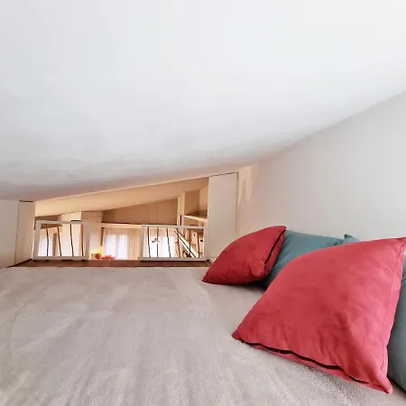 Apartamento La Scaletta Bianca - A Bright Hideaway In *