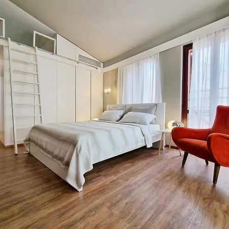 La Scaletta Bianca - A Bright Hideaway In Verona